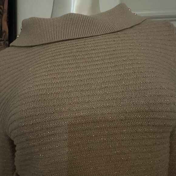 ST.JOHN Elegant Tan Sweater with Pearl Accents - Picture 6 of 10